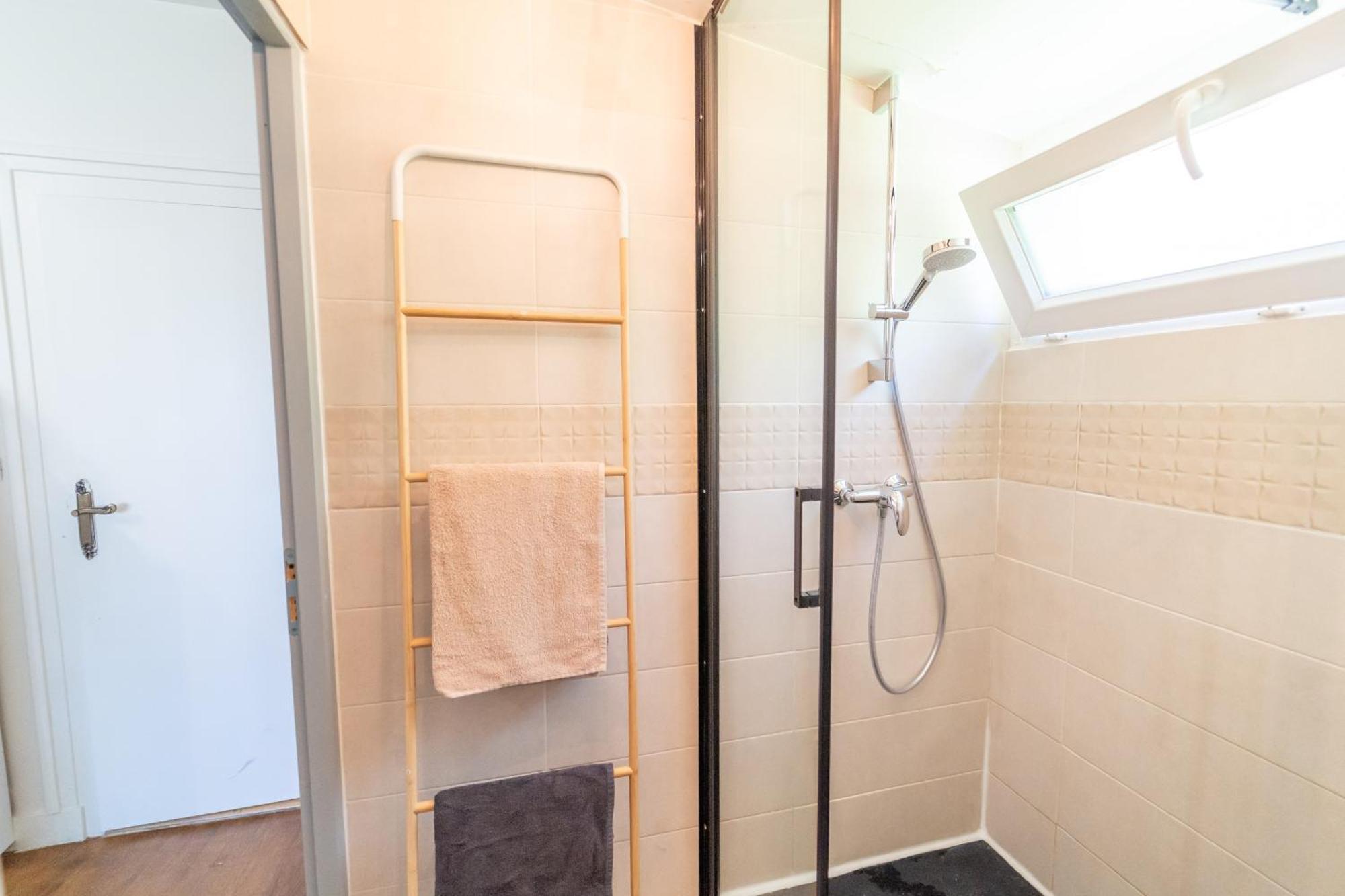Appart 4 Chambres Parking Voitures Velos 10Min Blois Exterior photo